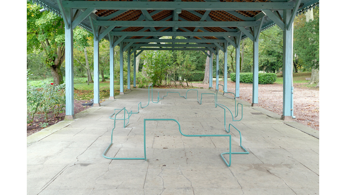 installation-gabriel-kuri-